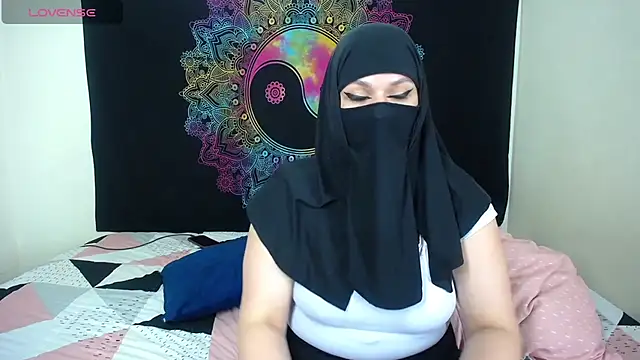 Snapshot of evelyn__salah chatting on October 26, 12:49 am evelyn salah online show from October 26, 12:49 am