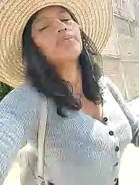 Snapshot of sexi_noemi chatting on February 25, 3:27 pm sexi noemi online show from February 25, 3:27 pm