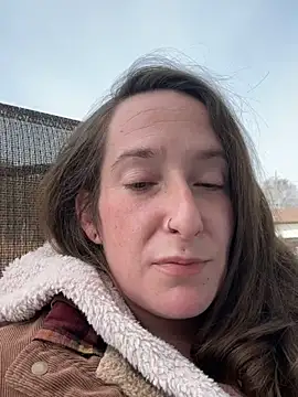 Mini And The Bear online show from April 20, 4:10 pm