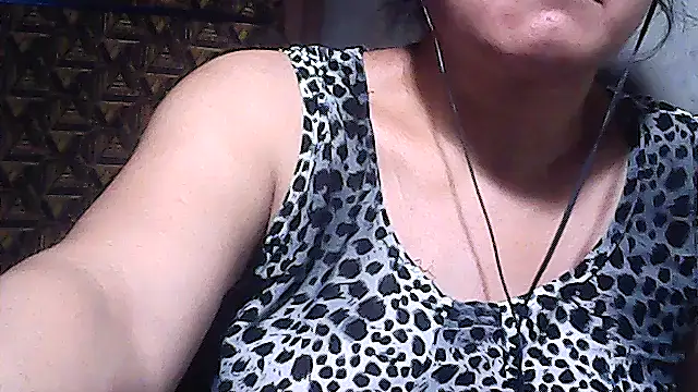 sweetsosie18 online show from February 7, 7:01 am