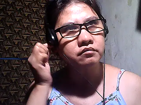 sweetsosie18 online show from February 18, 7:04 am