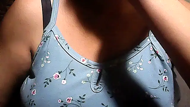 sweetsosie18 online show from March 16, 5:55 am