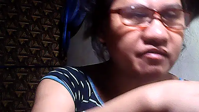 sweetsosie18 online show from March 24, 1:43 am