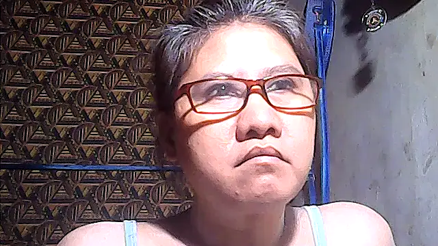 sweetsosie18 online show from April 16, 8:09 pm