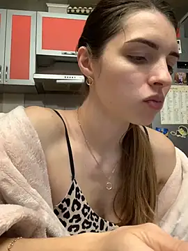 Snapshot of SeducingYoghourt chatting on January 6, 2:47 pm SeducingYoghourt online show from January 6, 2:47 pm