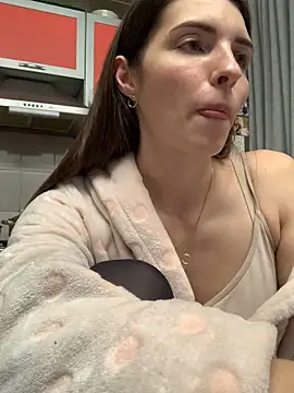 Snapshot of SeducingYoghourt chatting on January 18, 2:23 pm SeducingYoghourt online show from January 18, 2:23 pm