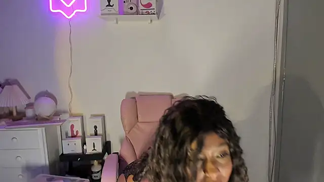 Snapshot of Kaiisa_ chatting on March 10, 11:06 pm Kaiisa online show from March 10, 11:06 pm