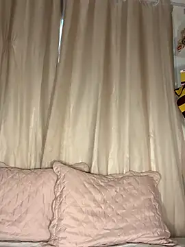 Snapshot of Kaiisa_ chatting on November 26, 8:32 pm Kaiisa online show from November 26, 8:32 pm