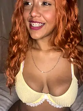 Snapshot of Kaiisa_ chatting on December 1, 12:15 am Kaiisa online show from December 1, 12:15 am