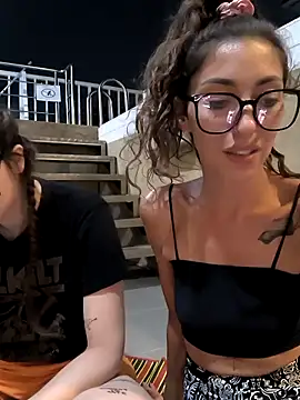 Snapshot of amanilouve chatting on February 12, 4:11 pm amanilouve online show from February 12, 4:11 pm