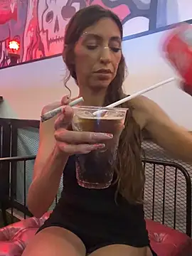 Snapshot of amanilouve chatting on March 8, 8:14 pm amanilouve online show from March 8, 8:14 pm