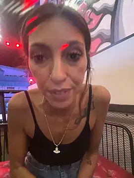 Snapshot of amanilouve chatting on March 13, 7:39 pm amanilouve online show from March 13, 7:39 pm