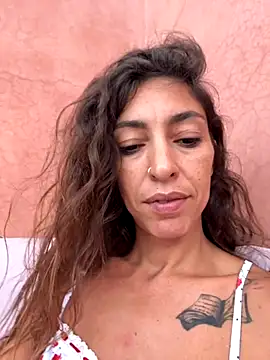 Snapshot of amanilouve chatting on September 8, 4:50 pm amanilouve online show from September 8, 4:50 pm