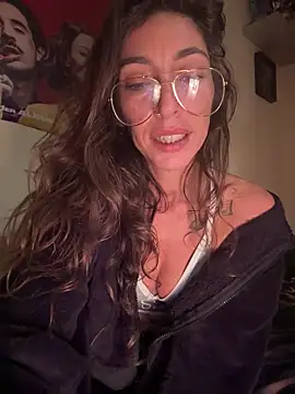 Snapshot of amanilouve chatting on November 8, 6:18 pm amanilouve online show from November 8, 6:18 pm