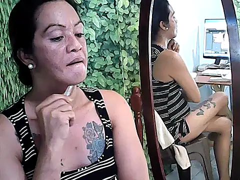 Snapshot of yummy_21xxx chatting on October 5, 4:22 am yummy 21xxx online show from October 5, 4:22 am