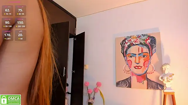 Snapshot of ROSE__15 chatting on February 6, 2:11 am ROSE 15 online show from February 6, 2:11 am