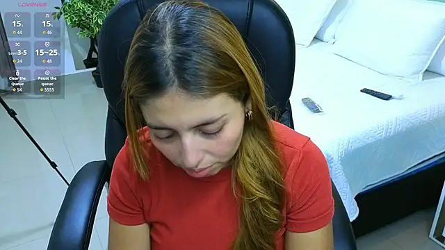 Snapshot of ROSE__15 chatting on October 17, 7:27 pm ROSE 15 online show from October 17, 7:27 pm