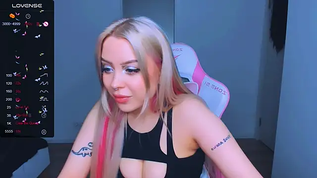 MonaLauu online show from March 20, 4:09 pm