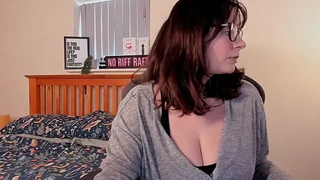 LucieWinters UK online show from January 6, 12:35 pm