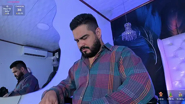 Snapshot of MichaelBear_ chatting on December 30, 12:09 pm MichaelBear online show from December 30, 12:09 pm