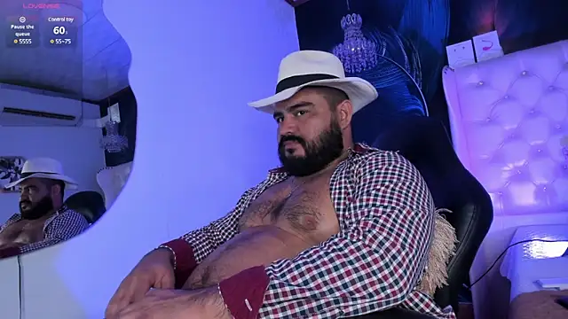 Snapshot of MichaelBear_ chatting on February 5, 3:31 pm MichaelBear online show from February 5, 3:31 pm