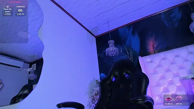 Snapshot of MichaelBear_ chatting on February 13, 12:43 pm MichaelBear online show from February 13, 12:43 pm