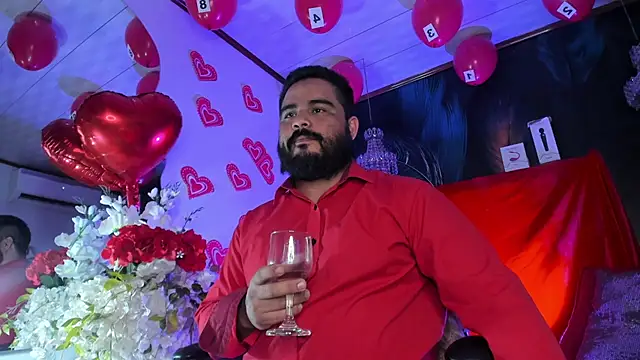 Snapshot of MichaelBear_ chatting on February 14, 4:20 pm MichaelBear online show from February 14, 4:20 pm