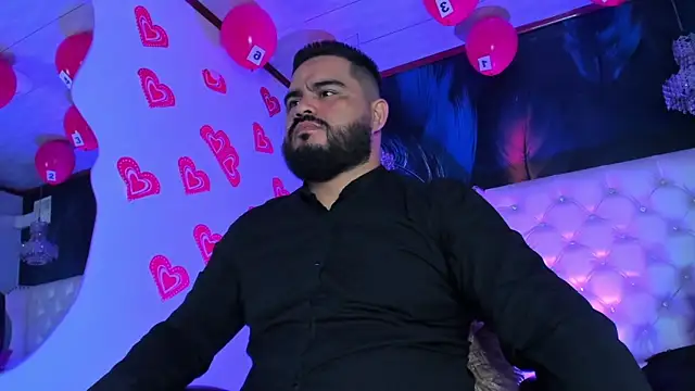 Snapshot of MichaelBear_ chatting on February 16, 12:32 pm MichaelBear online show from February 16, 12:32 pm