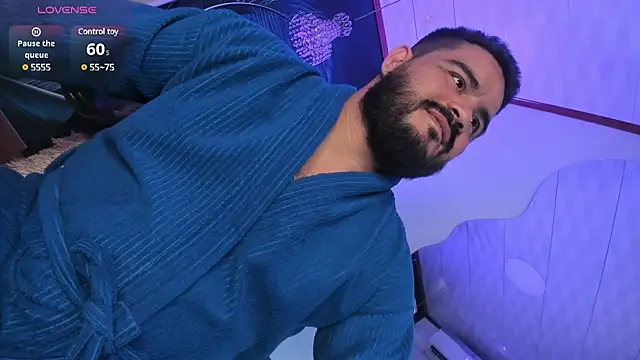 Snapshot of MichaelBear_ chatting on February 21, 6:15 pm MichaelBear online show from February 21, 6:15 pm