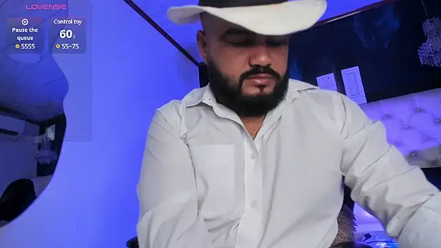 Snapshot of MichaelBear_ chatting on February 23, 12:27 pm MichaelBear online show from February 23, 12:27 pm