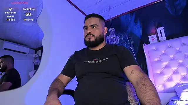 Snapshot of MichaelBear_ chatting on March 11, 12:39 pm MichaelBear online show from March 11, 12:39 pm