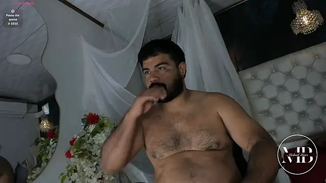 Snapshot of MichaelBear_ chatting on September 15, 2:28 pm MichaelBear online show from September 15, 2:28 pm