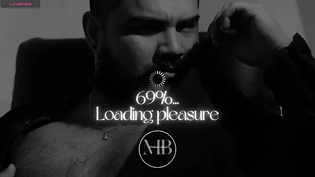 Snapshot of MichaelBear_ chatting on November 16, 12:33 pm MichaelBear online show from November 16, 12:33 pm