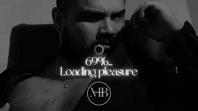 Snapshot of MichaelBear_ chatting on November 17, 12:11 pm MichaelBear online show from November 17, 12:11 pm