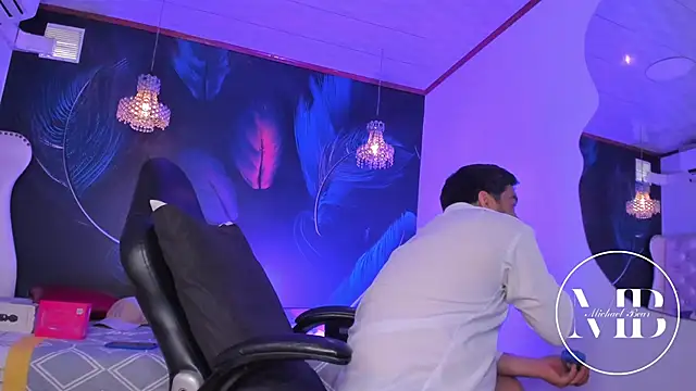 MichaelBear  online show from January 11, 6:46 pm