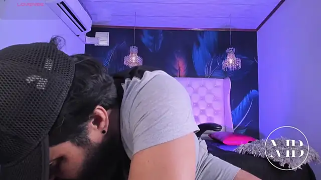 MichaelBear  online show from February 16, 5:42 pm