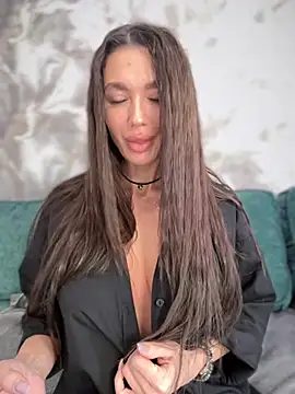 Emma Catt online show from March 26, 3:45 am