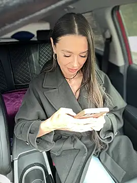 Emma Catt online show from March 28, 4:45 am