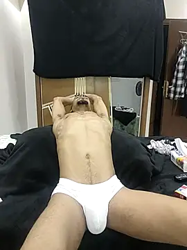 Snapshot of highguy chatting on September 27, 1:54 am highguy online show from September 27, 1:54 am