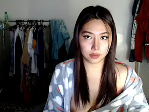 Snapshot of urqueendominant chatting on February 21, 3:45 am urqueendominant online show from February 21, 3:45 am