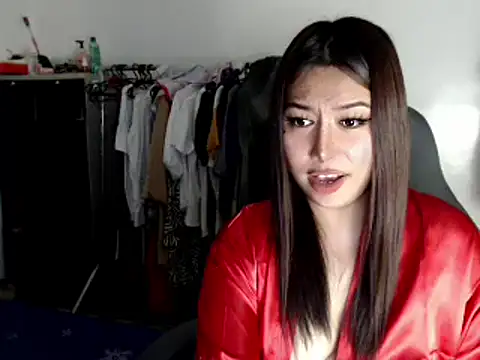 Snapshot of urqueendominant chatting on March 3, 8:27 am urqueendominant online show from March 3, 8:27 am