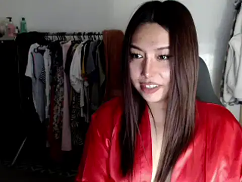 Snapshot of urqueendominant chatting on March 8, 3:17 am urqueendominant online show from March 8, 3:17 am