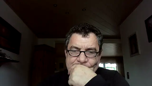 Snapshot of Nobbie444 chatting on November 13, 10:36 am Nobbie444 online show from November 13, 10:36 am