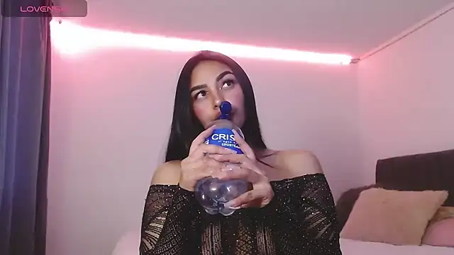 Melaniie01 online show from April 14, 10:49 pm