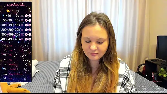 Snapshot of AlanaBrox chatting on February 12, 9:31 am AlanaBrox online show from February 12, 9:31 am