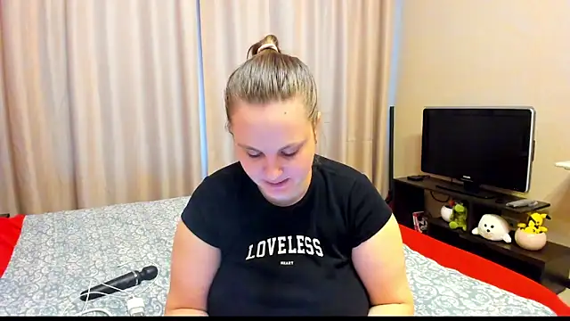 Snapshot of AlanaBrox chatting on March 4, 1:28 pm AlanaBrox online show from March 4, 1:28 pm