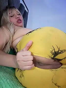 Snapshot of miafresa_hot chatting on February 2, 11:53 pm miafresa hot online show from February 2, 11:53 pm