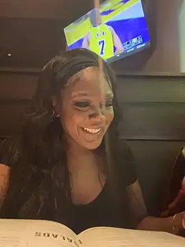 Snapshot of TilaTotti chatting on February 20, 5:44 am TilaTotti online show from February 20, 5:44 am