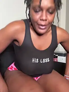 Snapshot of TilaTotti chatting on March 16, 1:59 am TilaTotti online show from March 16, 1:59 am