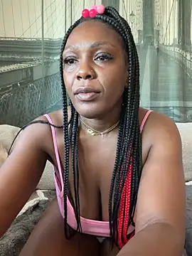 Snapshot of TilaTotti chatting on October 23, 10:52 pm TilaTotti online show from October 23, 10:52 pm